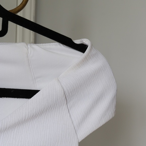 White Dynamite Crop Top - Picture 5 of 5